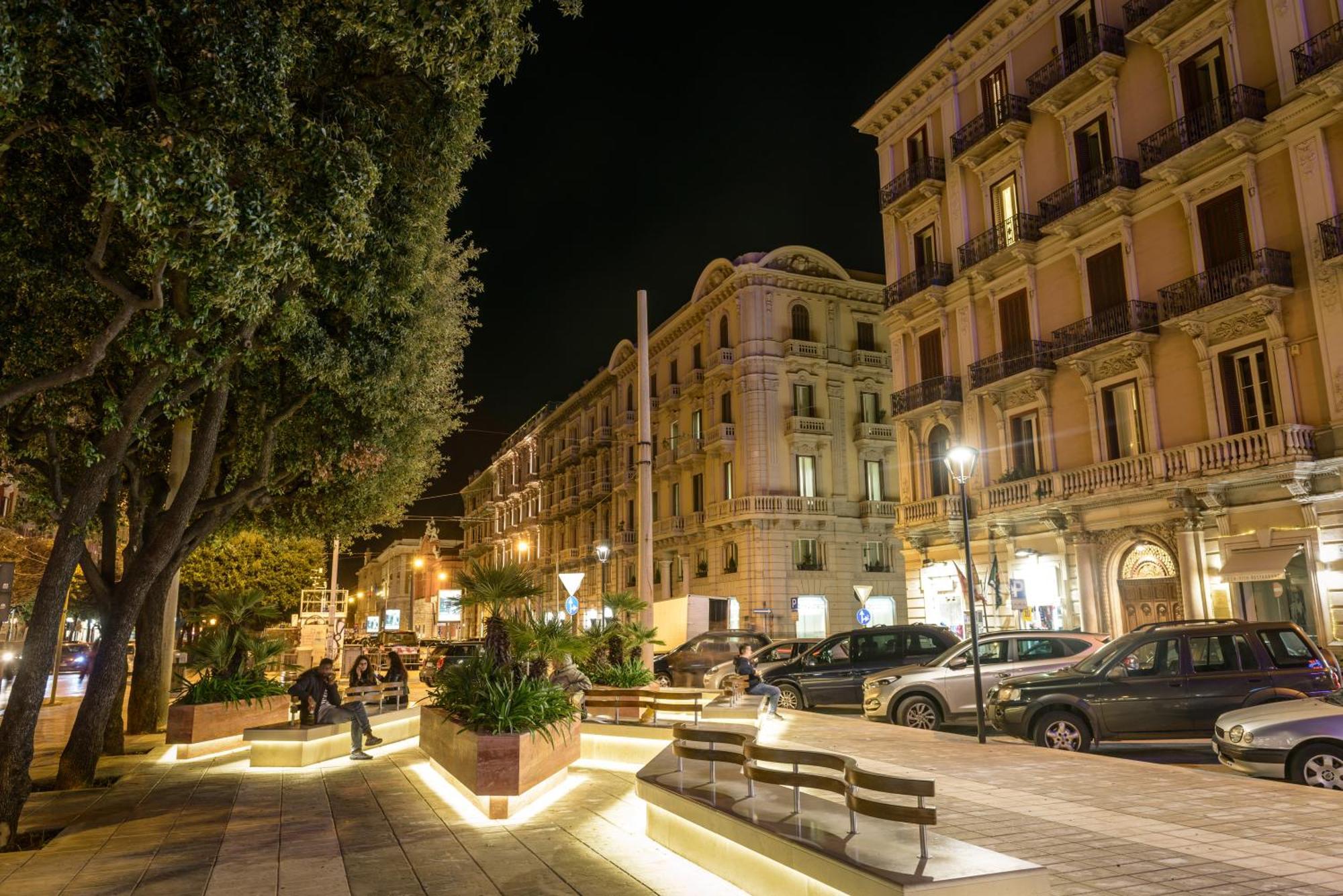 Art View Luxury Apartment Bari Exterior photo